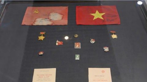 Hành trang lịch sử trong chuyến bay Liên hợp 37