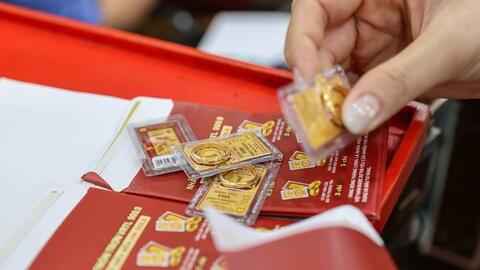 Giá vàng hôm nay (17-4): Vàng trong nước giảm mạnh