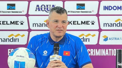 HLV Roland ‘bật mí’ bí quyết giúp U17 Việt Nam thắng ngược U17 Australia