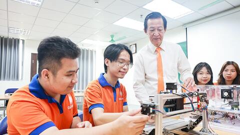 Thí sinh dự thi khối ngành kỹ thuật giảm: Cần thay đổi cách tiếp cận ngành học