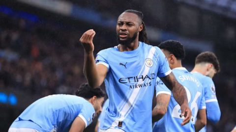 Chỉ cần một cú sảy chân, Arsenal có thể 'đánh mất cả mùa giải'