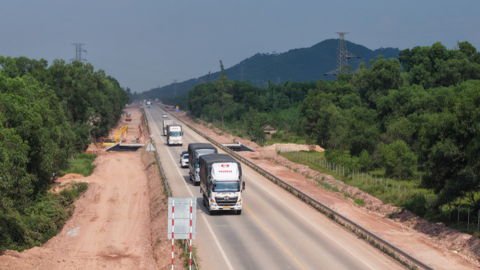 Cao tốc Cam Lộ - La Sơn được đề xuất tạm dừng khai thác vào ban đêm