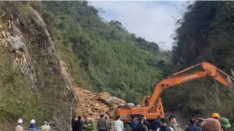 Tập trung ứng phó mưa lũ, giảm thiểu thiệt hại đối với hạ tầng đường bộ