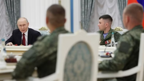 Tổng thống Putin: Nga đơn độc chống lại toàn bộ phương Tây