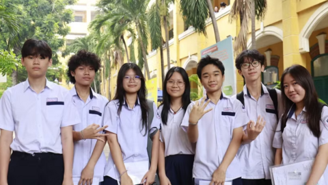 Phụ huynh chủ động tìm hướng đi cho con sau khi TPHCM công bố điểm thi lớp 10