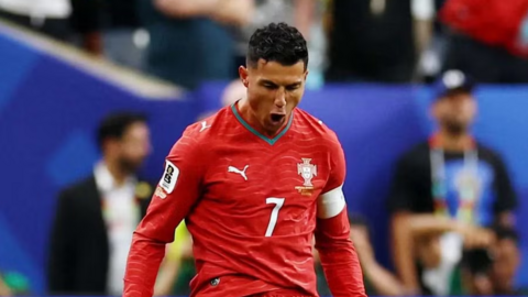 Ronaldo lập kỷ lục chưa từng có, Bồ Đào Nha rộng cửa đi tiếp World Cup 2026