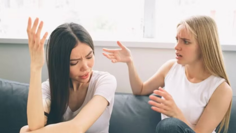 10 kiểu người cần giữ khoảng cách để tránh rắc rối