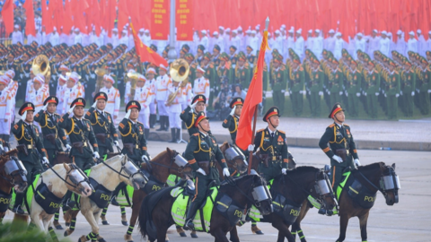 Cuộc chuyển giao đầy cảm xúc giữa hai thế hệ ngựa kỵ binh cho Bộ Tư lệnh Cảnh sát cơ động