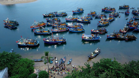 Đến Quảng Ngãi, ghé chợ nổi lúc tinh mơ