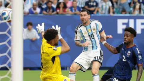 Messi sáng cửa đoạt Quả bóng Vàng thứ 9