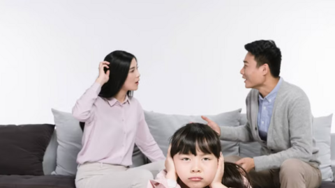 3 nguyên nhân khiến con dễ cáu gắt khi nói chuyện với bố mẹ