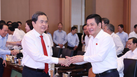 Chủ tịch Quốc hội: Không thể giám sát vấn đề mới bằng tư duy cũ