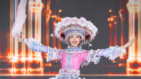 111 người đẹp quốc tế trình diễn trang phục dân tộc tại Nha Trang
