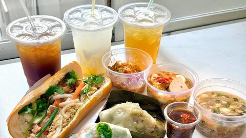 Bụng réo giữa giờ, có ngay loạt món ngon tiếp sức cho học sinh, sinh viên