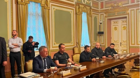 Hai vòng đàm phán giữa Tổng thống Ukraine và các đặc phái viên Mỹ vừa kết thúc