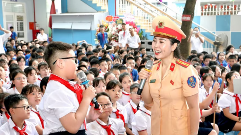 Tạo lập thói quen chấp hành an toàn giao thông cho học sinh