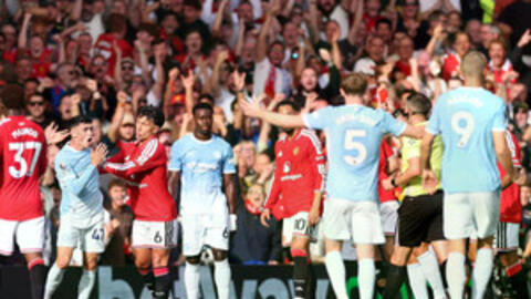 Haaland ghi bàn tranh cãi giúp Man City hạ Man Utd