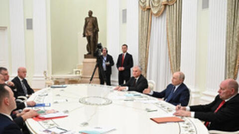 Tổng thống Putin: Người dân Nga không thể bị đe dọa hay đánh bại