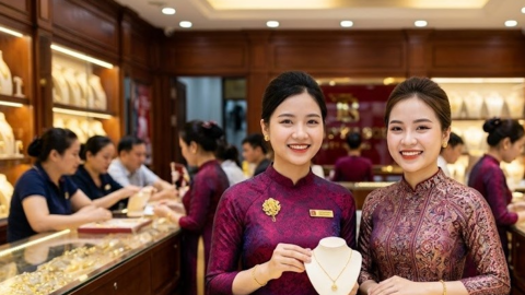 Giá vàng hôm nay 8.10: Vàng thế giới và trong nước đồng loạt giảm