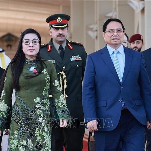 <a href="/tin-tong-hop" title="Tin tổng hợp" rel="dofollow">Tin tổng hợp</a>