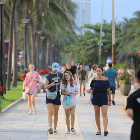 <a href="/kham-pha" title="Khám phá" rel="dofollow">Khám phá</a>