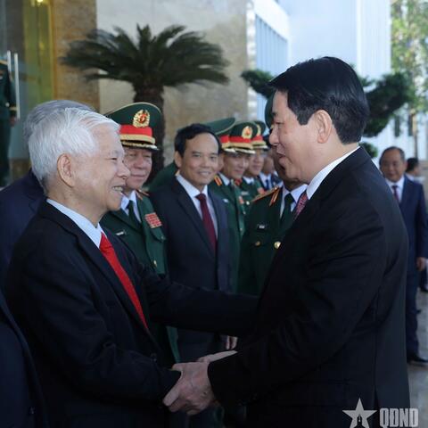 <a href="/tin-tong-hop" title="Tin tổng hợp" rel="dofollow">Tin tổng hợp</a>