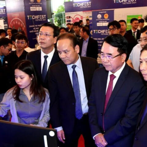 <a href="/khoi-nghiep" title="Khởi nghiệp" rel="dofollow">Khởi nghiệp</a>