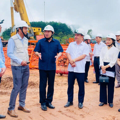 <a href="/khoi-nghiep" title="Khởi nghiệp" rel="dofollow">Khởi nghiệp</a>