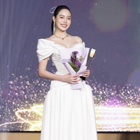 <a href="/gioi-tre" title="Giới trẻ" rel="dofollow">Giới trẻ</a>