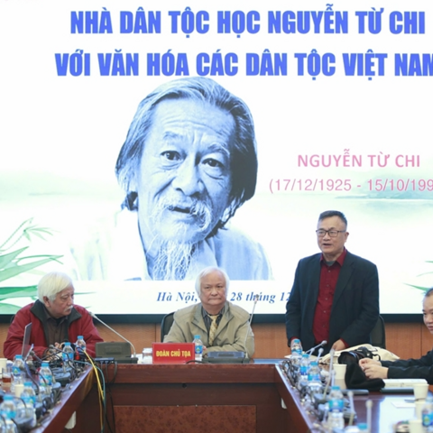 <a href="/kham-pha" title="Khám phá" rel="dofollow">Khám phá</a>