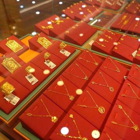 <a href="/kinh-te-247" title="Kinh tế 247" rel="dofollow">Kinh tế 247</a>