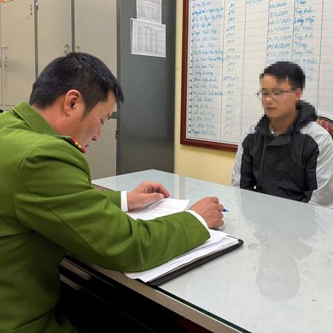 <a href="/tin-tong-hop" title="Tin tổng hợp" rel="dofollow">Tin tổng hợp</a>