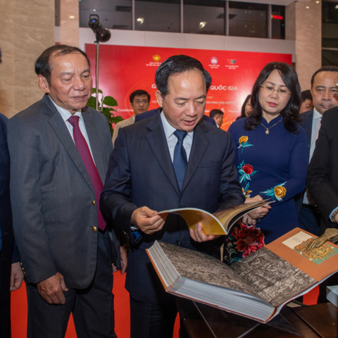 <a href="/gioi-tre" title="Giới trẻ" rel="dofollow">Giới trẻ</a>