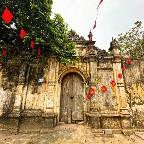 <a href="/kham-pha" title="Khám phá" rel="dofollow">Khám phá</a>