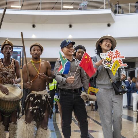 <a href="/kham-pha" title="Khám phá" rel="dofollow">Khám phá</a>