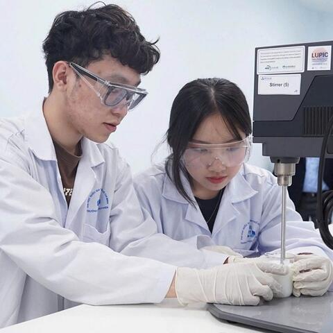 <a href="/khoi-nghiep" title="Khởi nghiệp" rel="dofollow">Khởi nghiệp</a>