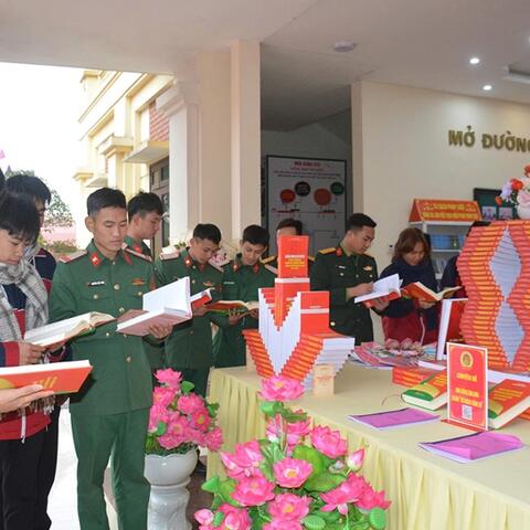 <a href="/tin-tong-hop" title="Tin tổng hợp" rel="dofollow">Tin tổng hợp</a>