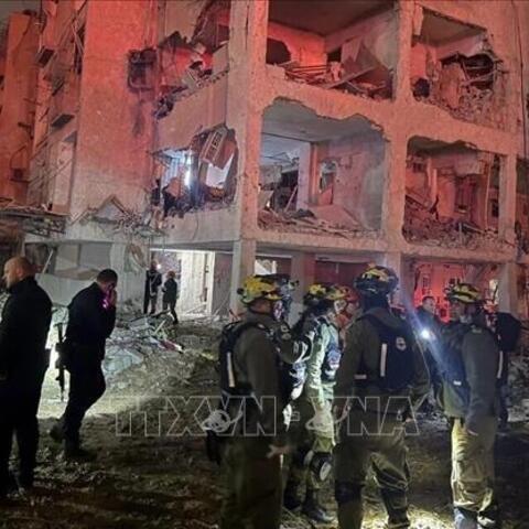 <a href="/tin-tong-hop" title="Tin tổng hợp" rel="dofollow">Tin tổng hợp</a>