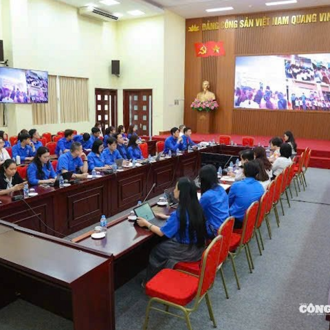 <a href="/tin-tong-hop" title="Tin tổng hợp" rel="dofollow">Tin tổng hợp</a>