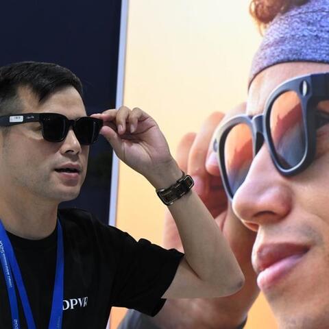 <a href="/hightech" title="Hightech" rel="dofollow">Hightech</a>