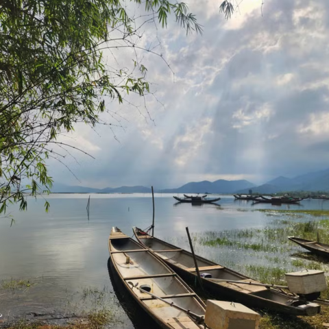 <a href="/kham-pha" title="Khám phá" rel="dofollow">Khám phá</a>