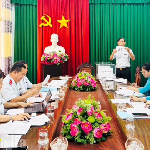 <a href="/tin-tong-hop" title="Tin tổng hợp" rel="dofollow">Tin tổng hợp</a>