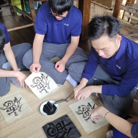 <a href="/kham-pha" title="Khám phá" rel="dofollow">Khám phá</a>