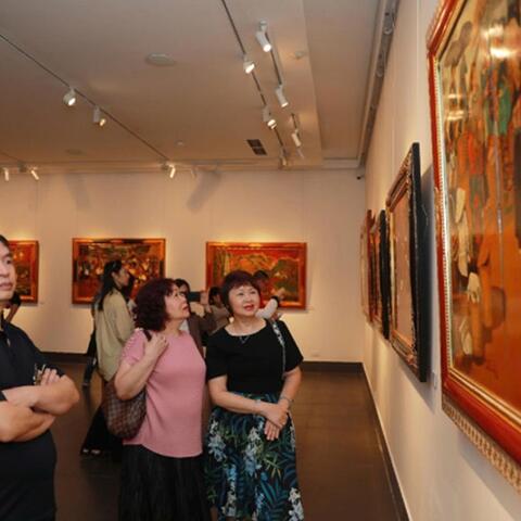 <a href="/kham-pha" title="Khám phá" rel="dofollow">Khám phá</a>