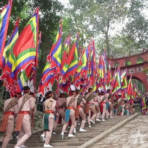 <a href="/kham-pha" title="Khám phá" rel="dofollow">Khám phá</a>