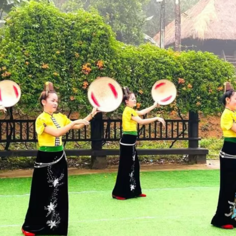 <a href="/kham-pha" title="Khám phá" rel="dofollow">Khám phá</a>