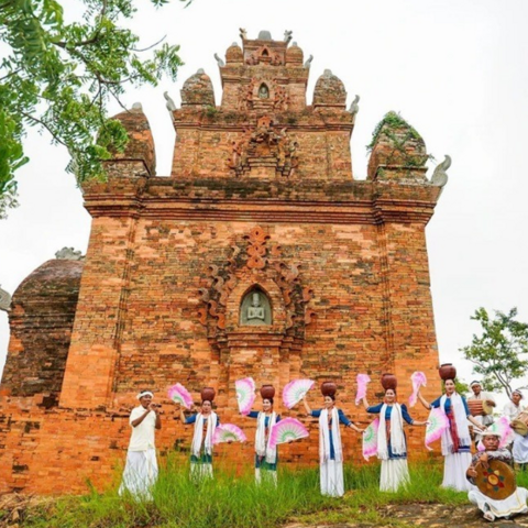 <a href="/kham-pha" title="Khám phá" rel="dofollow">Khám phá</a>