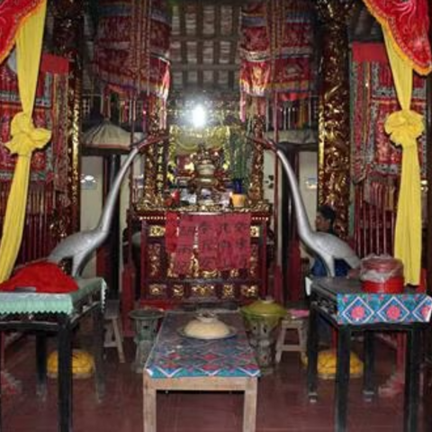 <a href="/kham-pha" title="Khám phá" rel="dofollow">Khám phá</a>