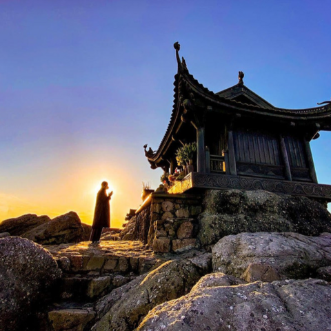 <a href="/kham-pha" title="Khám phá" rel="dofollow">Khám phá</a>