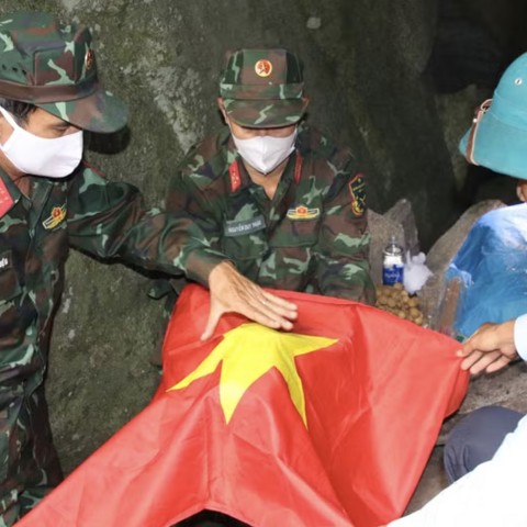 <a href="/tin-tong-hop" title="Tin tổng hợp" rel="dofollow">Tin tổng hợp</a>